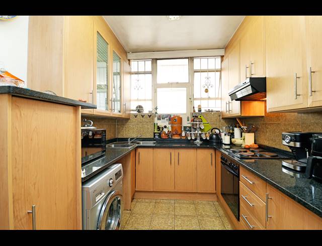 1 BEDROOM APARTMENT FOR SALE IN HOUGHTON ESTATE